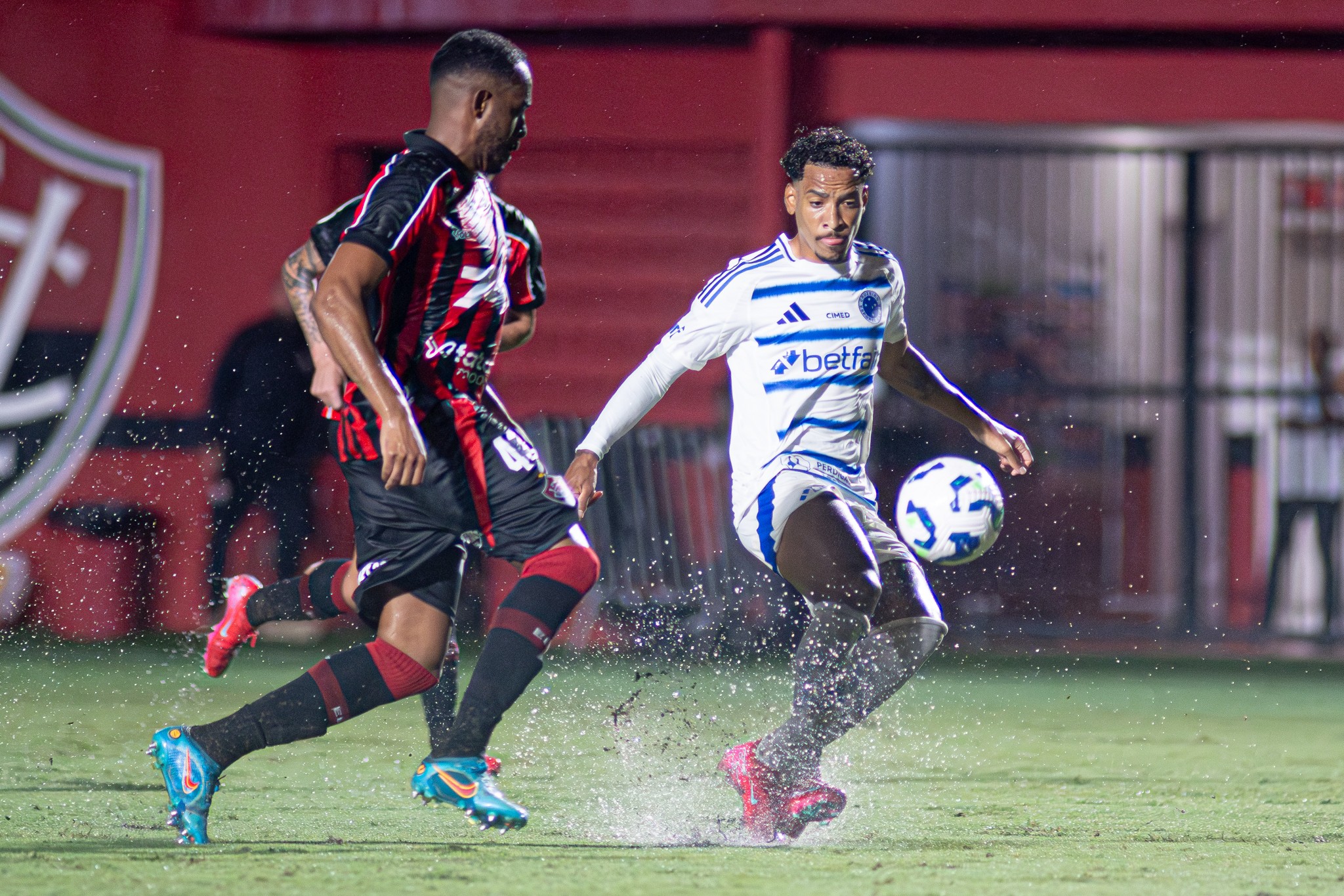Chuva freia ida do Cruzeiro à liderança, mas pausa será tranquila