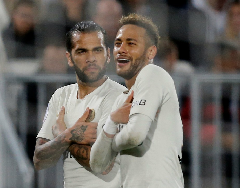 Neymar brilhou no jogo do Brasil contra a África do Sul, elogia L'Équipe