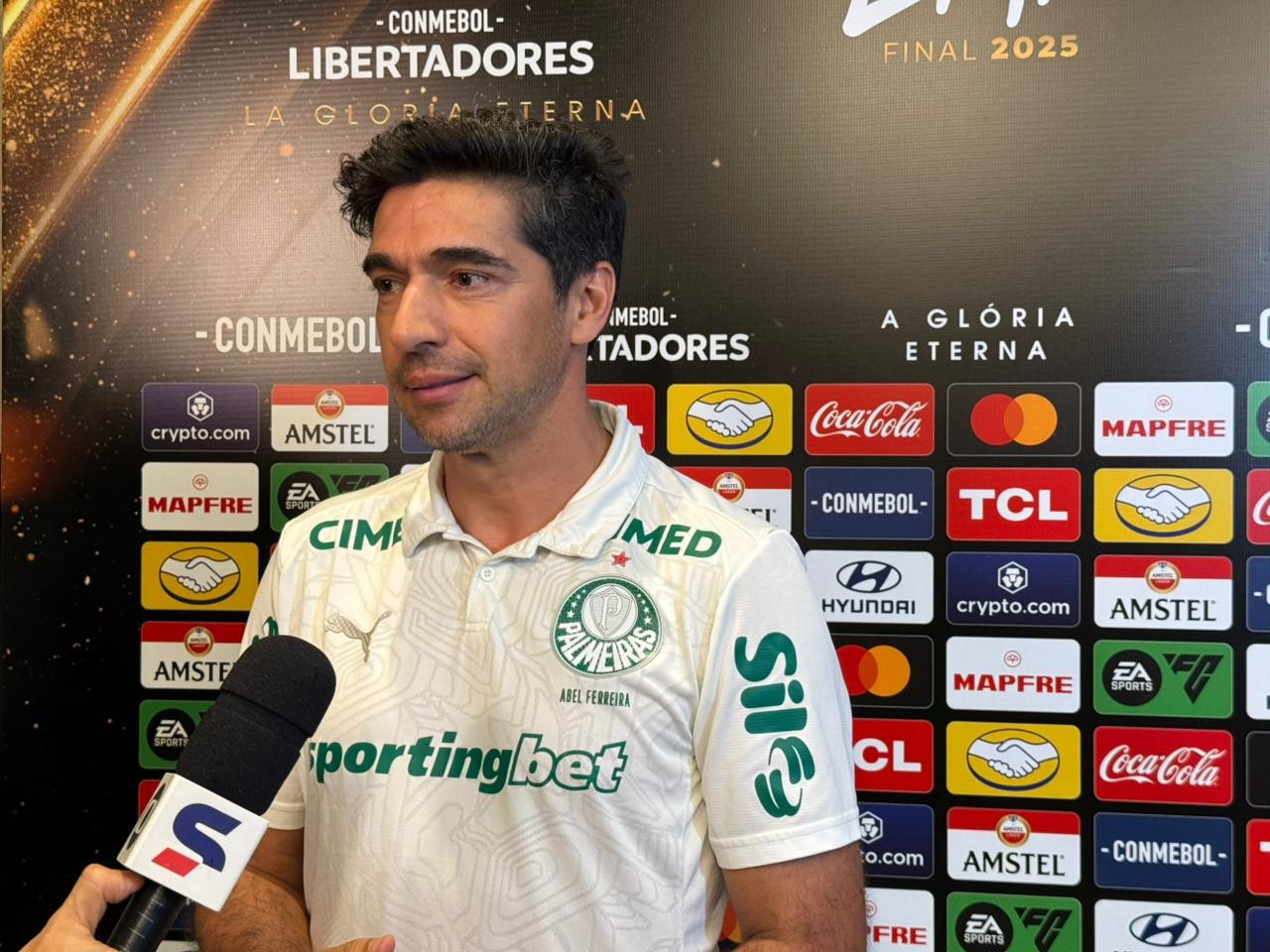 Abel Ferreira reafirma compromisso com o Palmeiras: 
