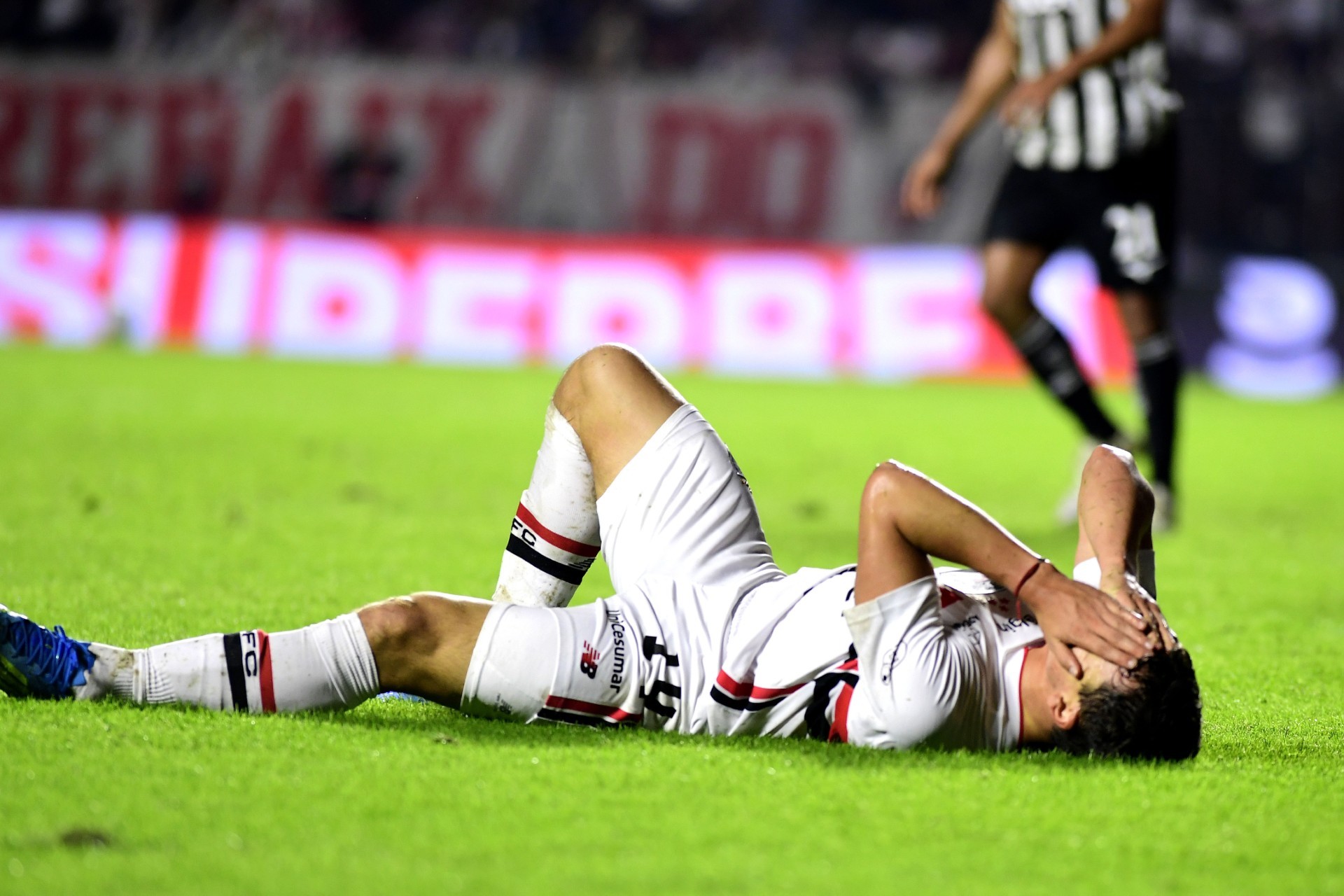 Análise: São Paulo tem noite de filme repetido e estaciona na tabela do Brasileirão