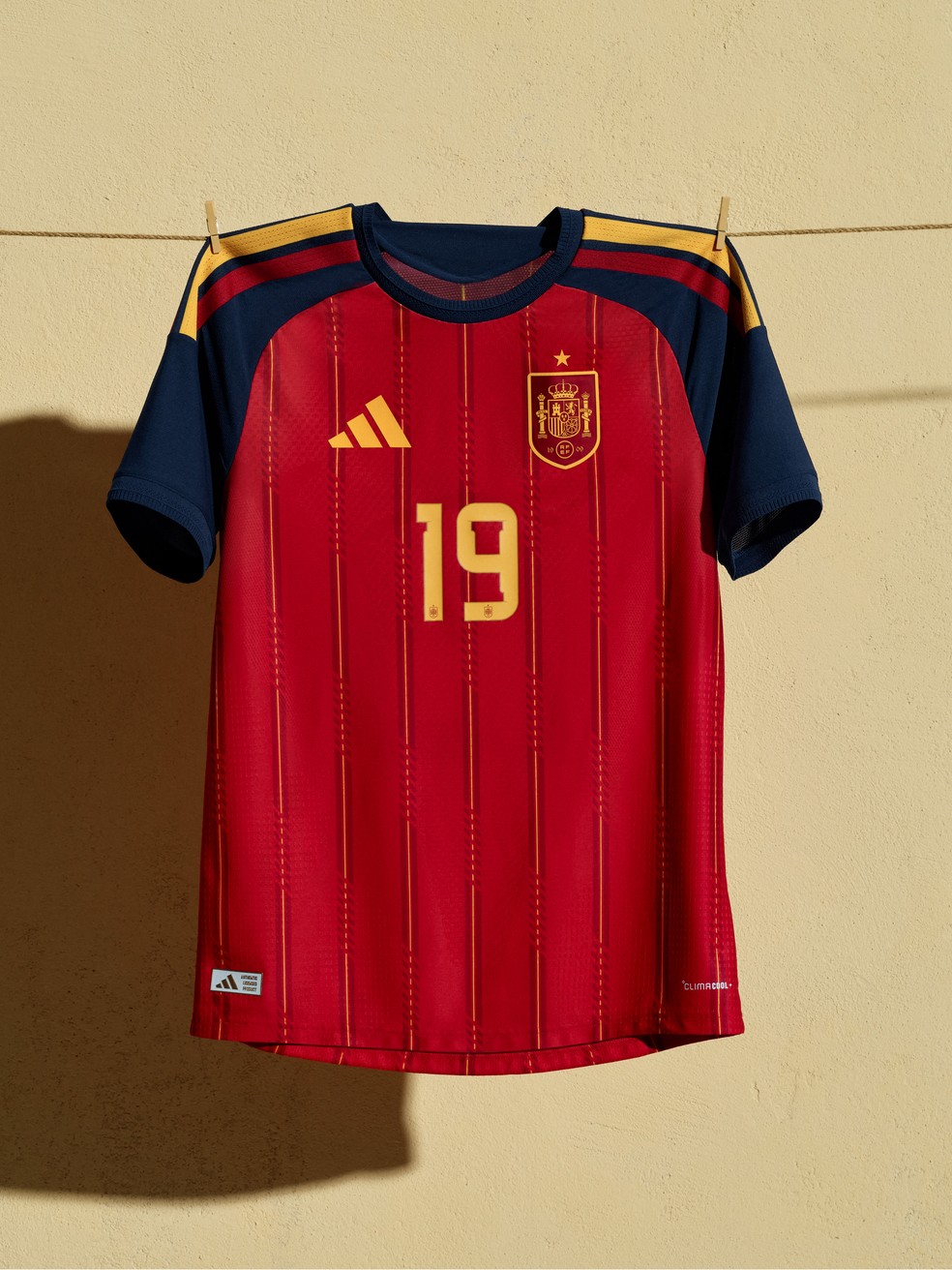 Camisa nova da Espanha — Foto: Adidas