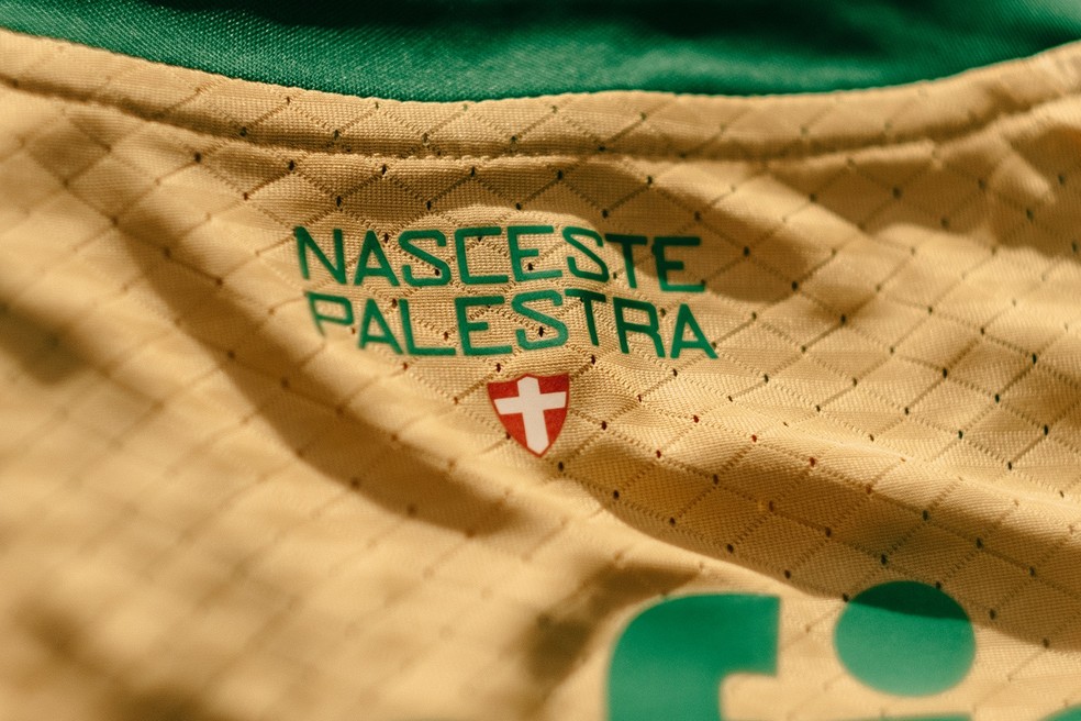 Palmeiras lança camisa dourada — Foto: Divulgação