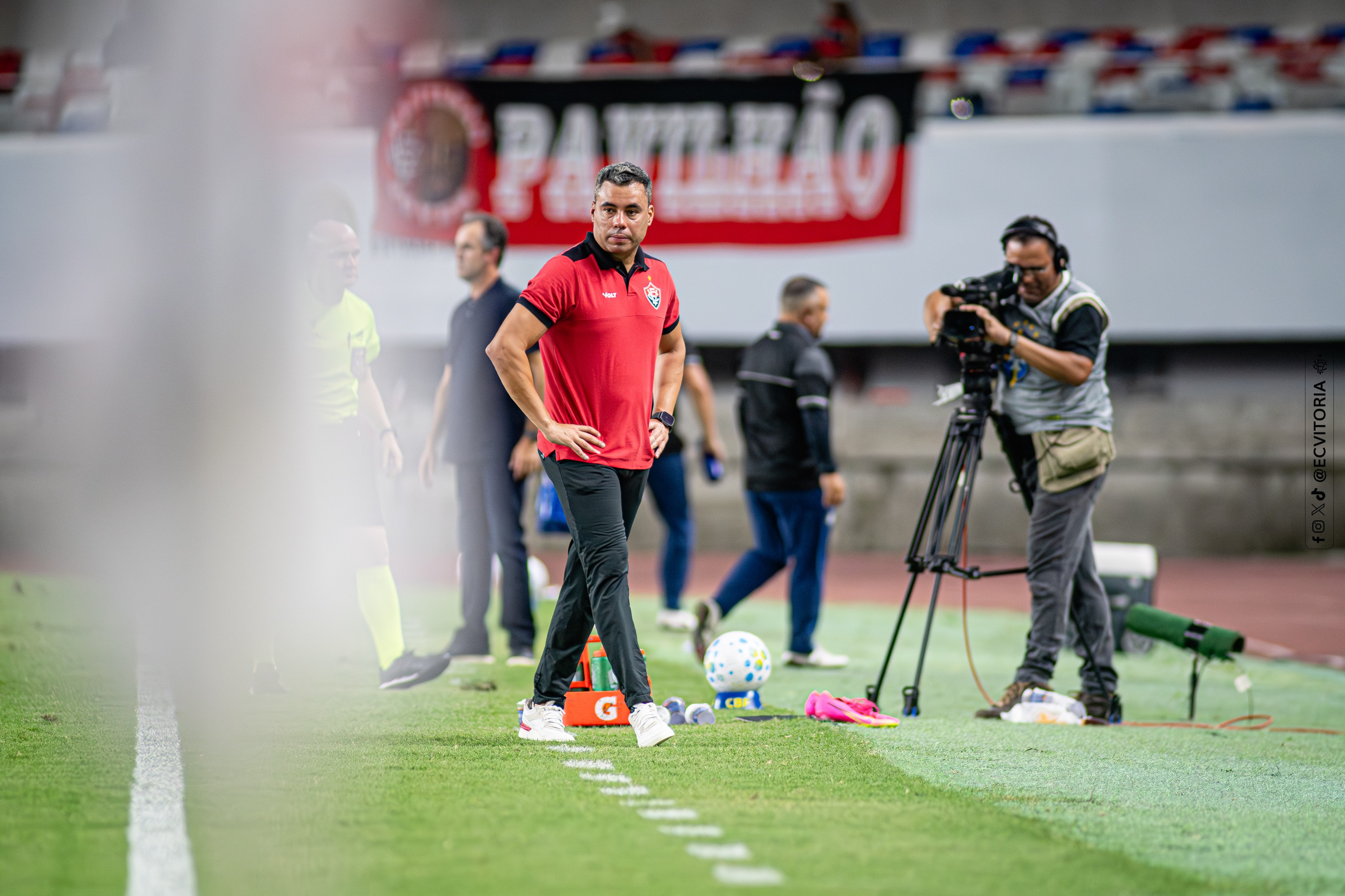 Jair Ventura diz que o Vitória não foi efetivo e defende Lucas Arcanjo: "era Seleção há três dias"