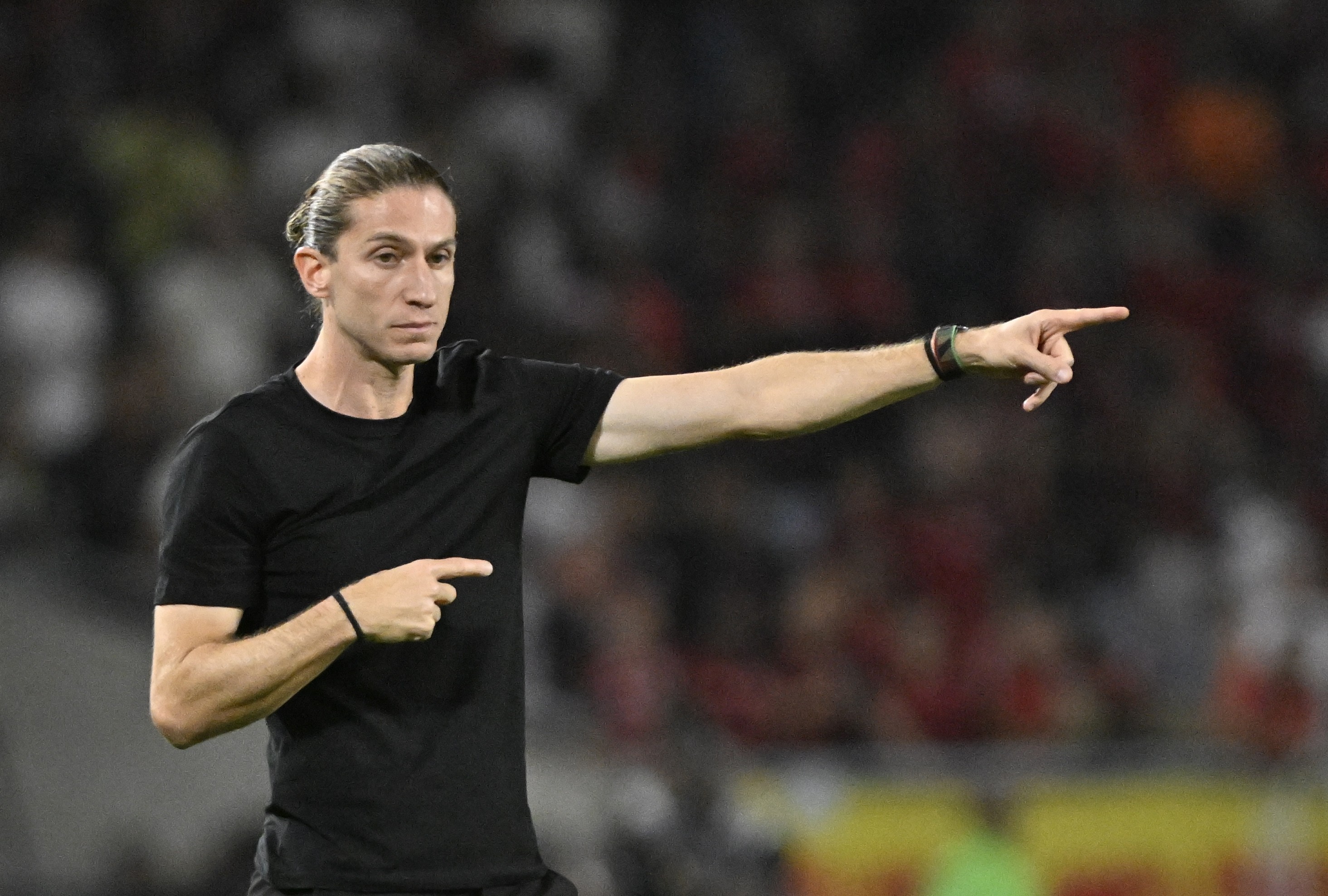 Flamengo conquista título simbólico do turno no aniversário de Filipe Luís.