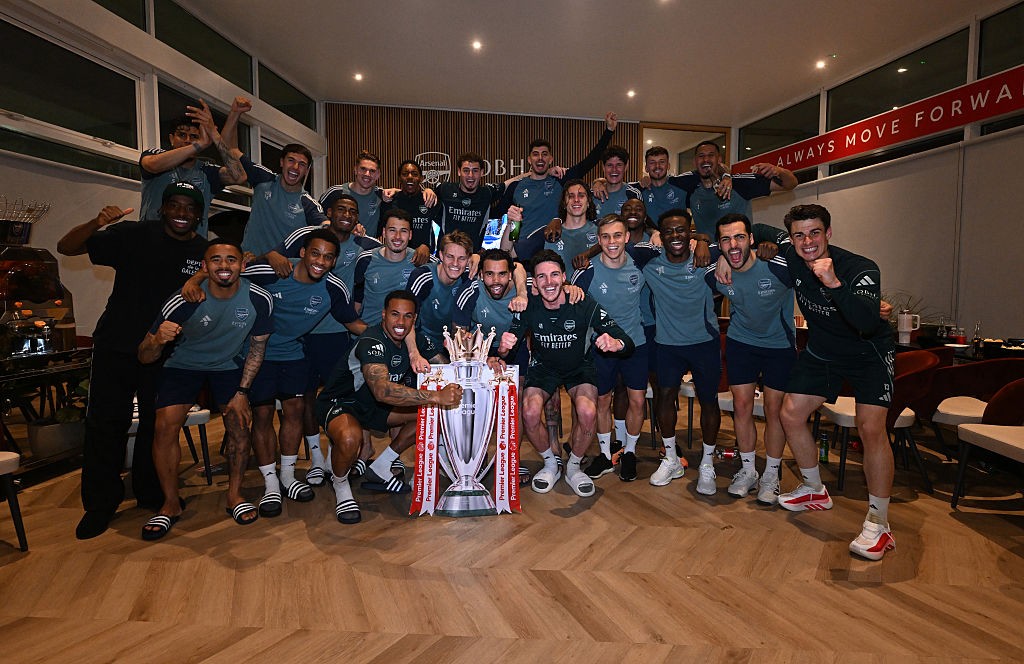 Bola parada, defesa sólida e ataque versátil: os segredos do Arsenal campeão da Premier League