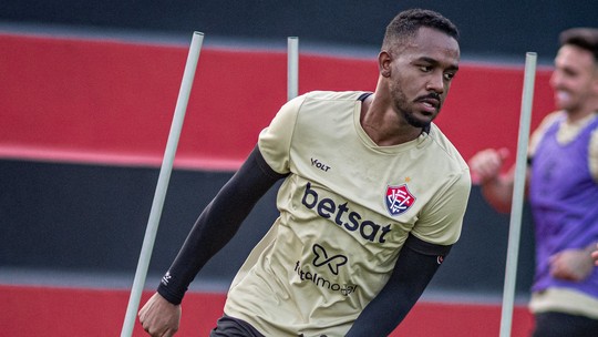 Edu faz treino separado no Vitória após trauma na panturrilha - Foto: (Victor Ferreira / EC Vitória)