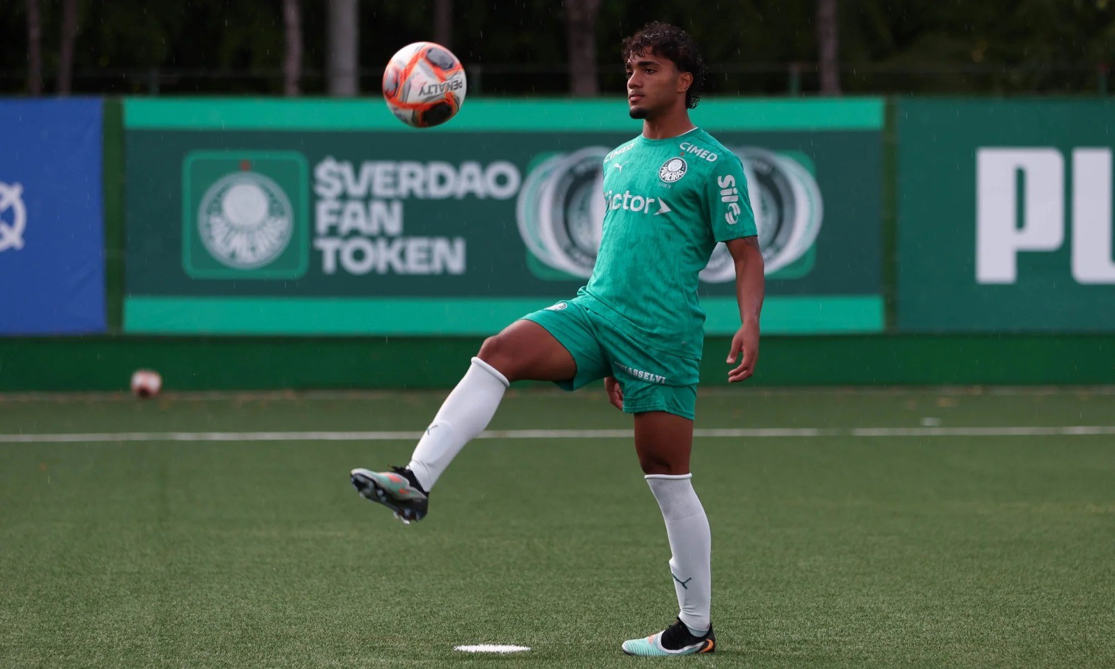 Desfalque inesperado: Palmeiras sub-20 perde atacante com luxação na patela para a Copinha