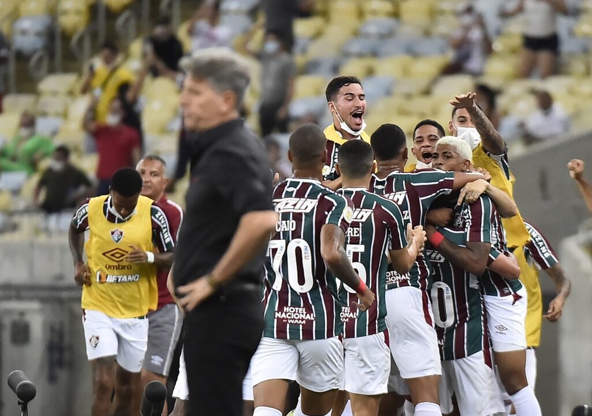 Flamengo empata com Fluminense e perde chance de colar nos líderes