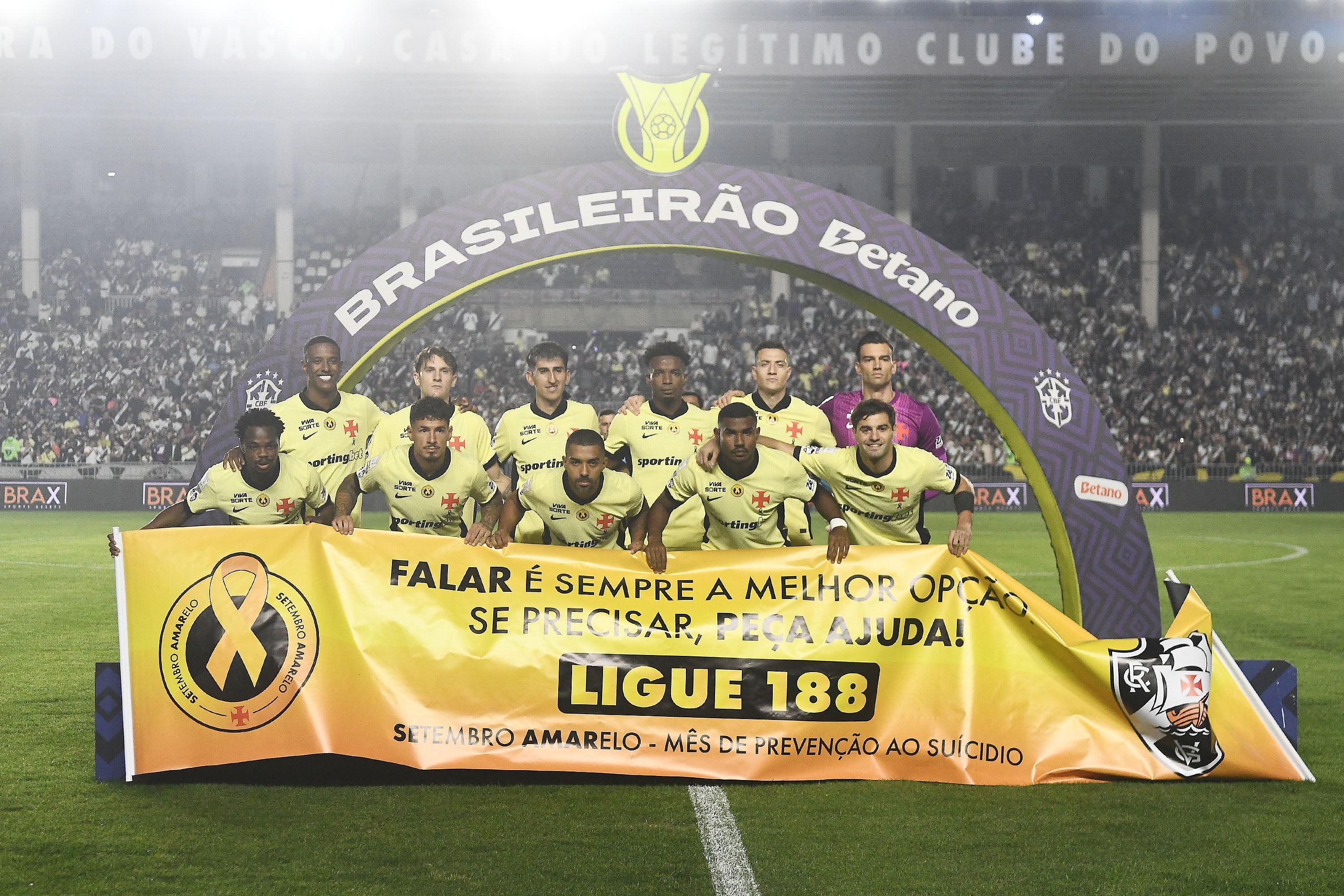 Elenco do Vasco reconhece evolução, mas vai para Data Fifa com pés no chão na luta contra o rebaixamento