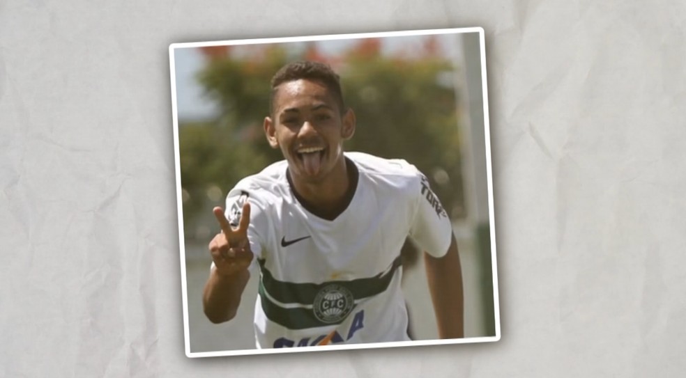 Matheus Cunha em início no Coritiba — Matheus Cunha
