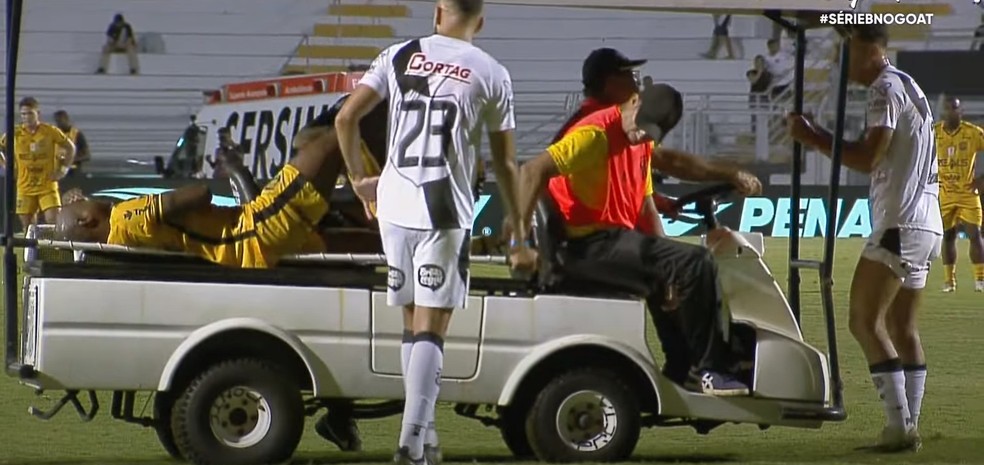 Sass&aacute; lesionado contra a Ponte Preta &mdash; Foto: Canal GOAT