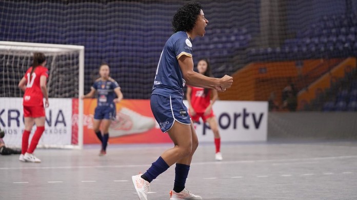 Irã conquista troféu do Campeonato Mundial Feminino de Futsal de 2018 -  Pars Today