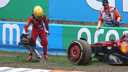 Hamilton bate e tem primeiro abandono com a Ferrari em 2025 - Heptacampeão estava em sétimo lugar e acionou safety car
