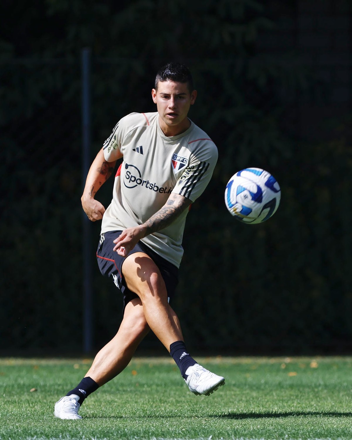 james-rodr-guez-faz-primeiro-treino-pelo-s-o-paulo-veja-fotos-s-o