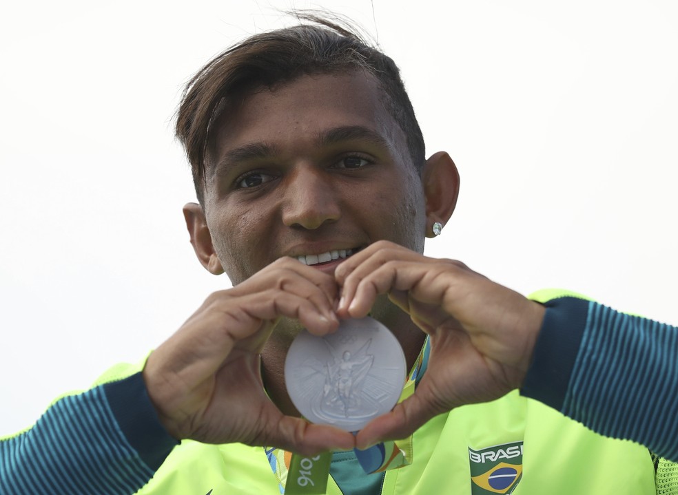 Isaquias Queiroz, prata canoagem Rio 2016 &mdash; Foto: Reuters