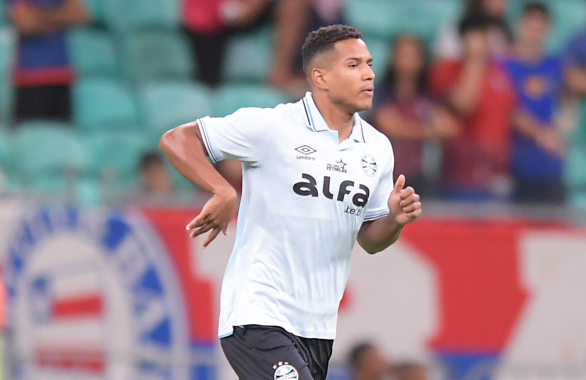 Problema na lateral direita do Grêmio: opções de Mano para solucionar