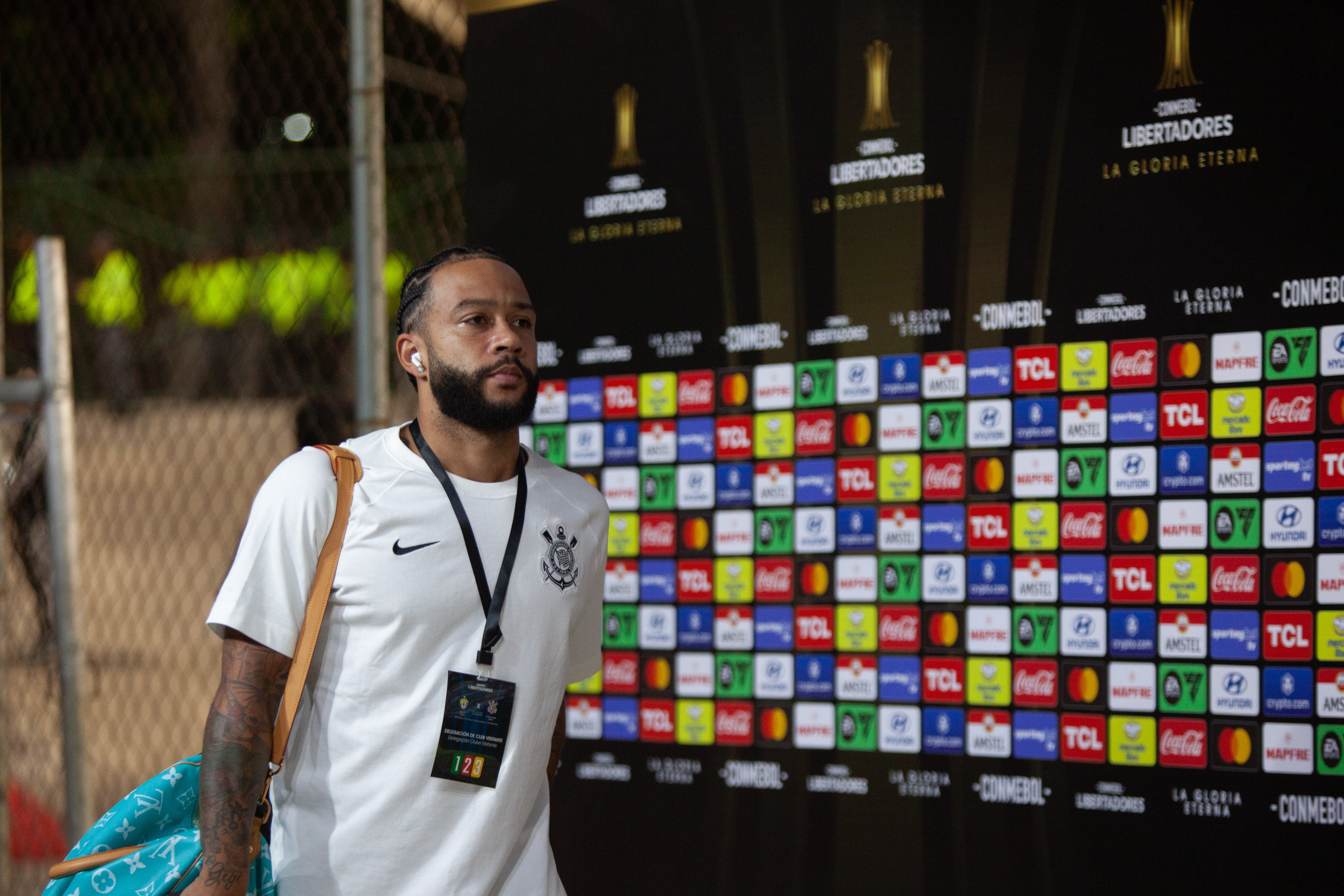 Vaga continental e milhões de reais: Corinthians decide futuro contra UCV.