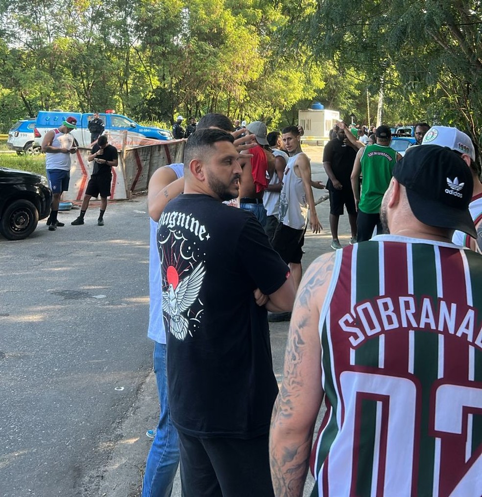 Torcida Tricolor protesta e cobra reação após revés na Libertadores