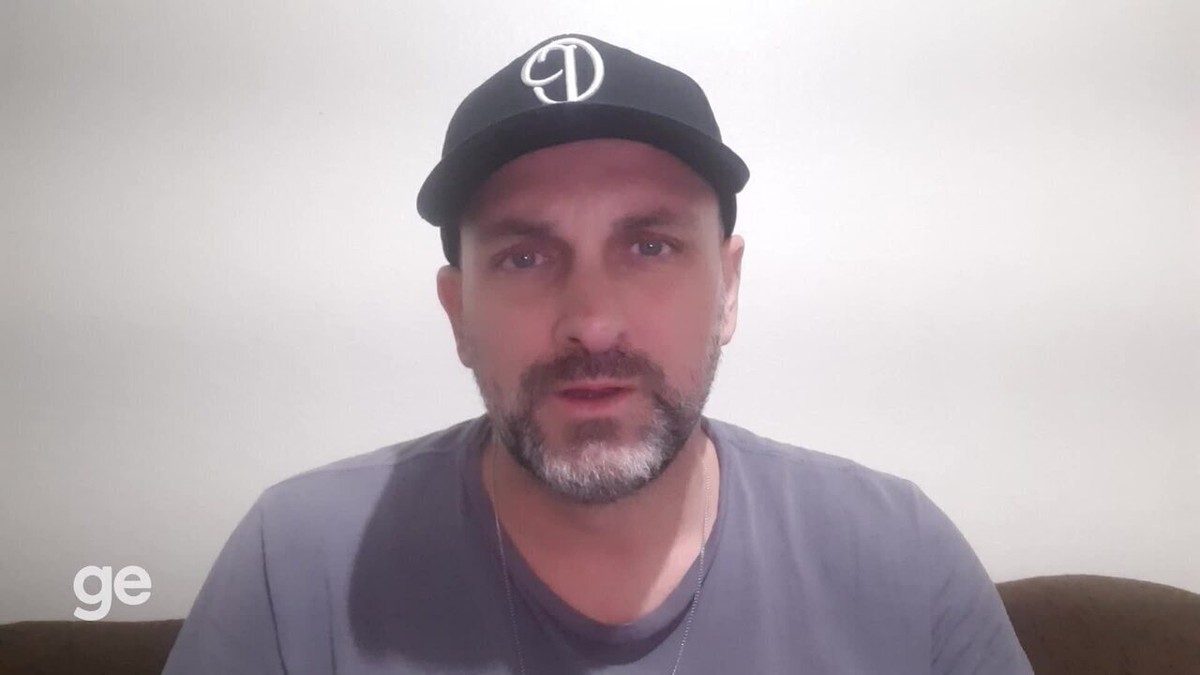 Hugo celebra título histórico e comanda festa no Corinthians