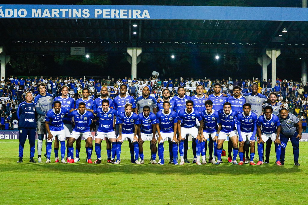 São José começa disputa da final da Copa Paulista contra União São João