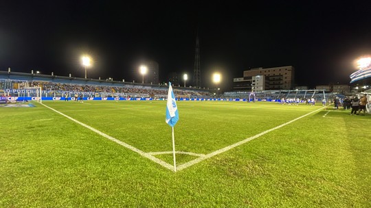 Paysandu x Chapecoense: onde assistir ao vivo, horário e escalações