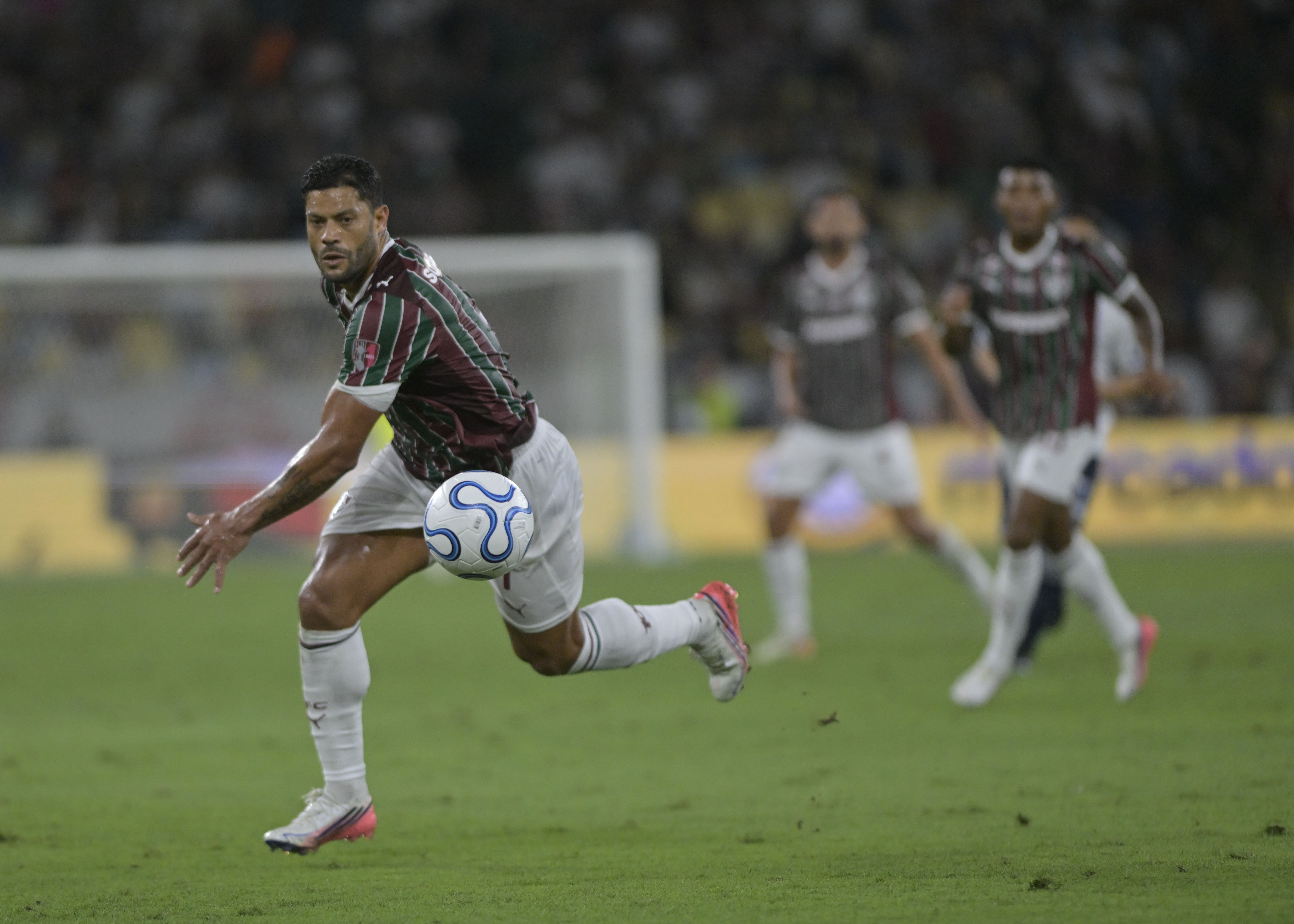 Hulk enfrenta pressões e vaias da torcida do Fluminense após empate sofrido na Libertadores
