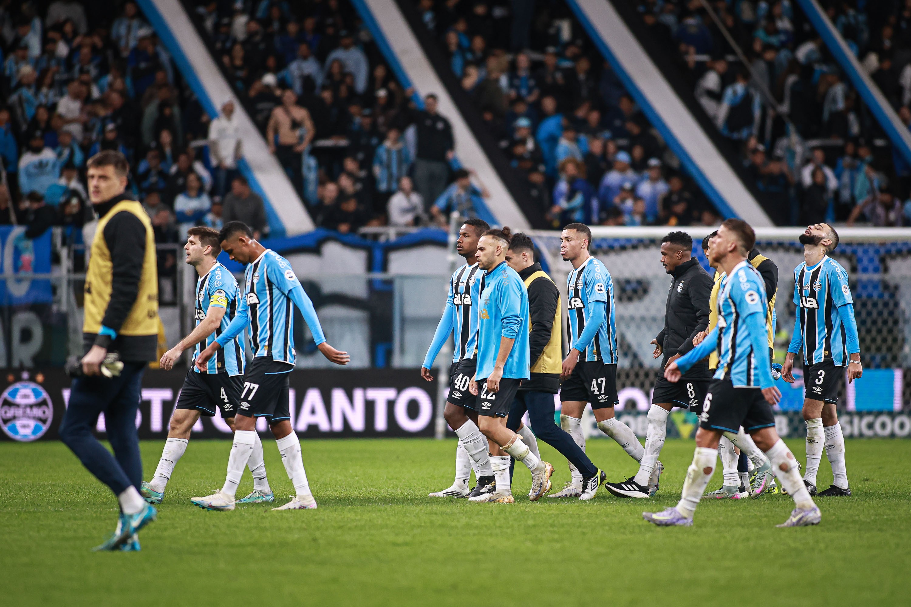 Responsáveis pelo Empate do Grêmio na Arena: Análise Concisa.