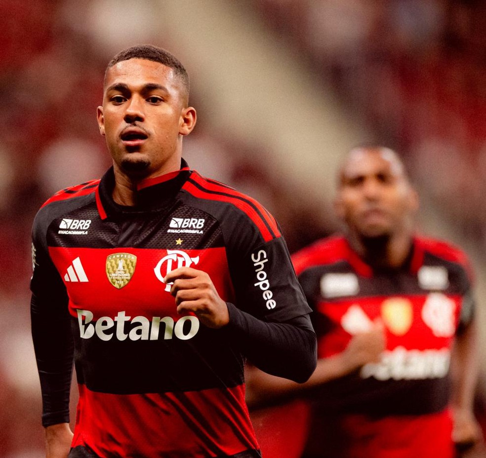 Samuel Lino foi o destaque do Flamengo contra o Olimpia � Foto: Adriano Fontes/Flamengo