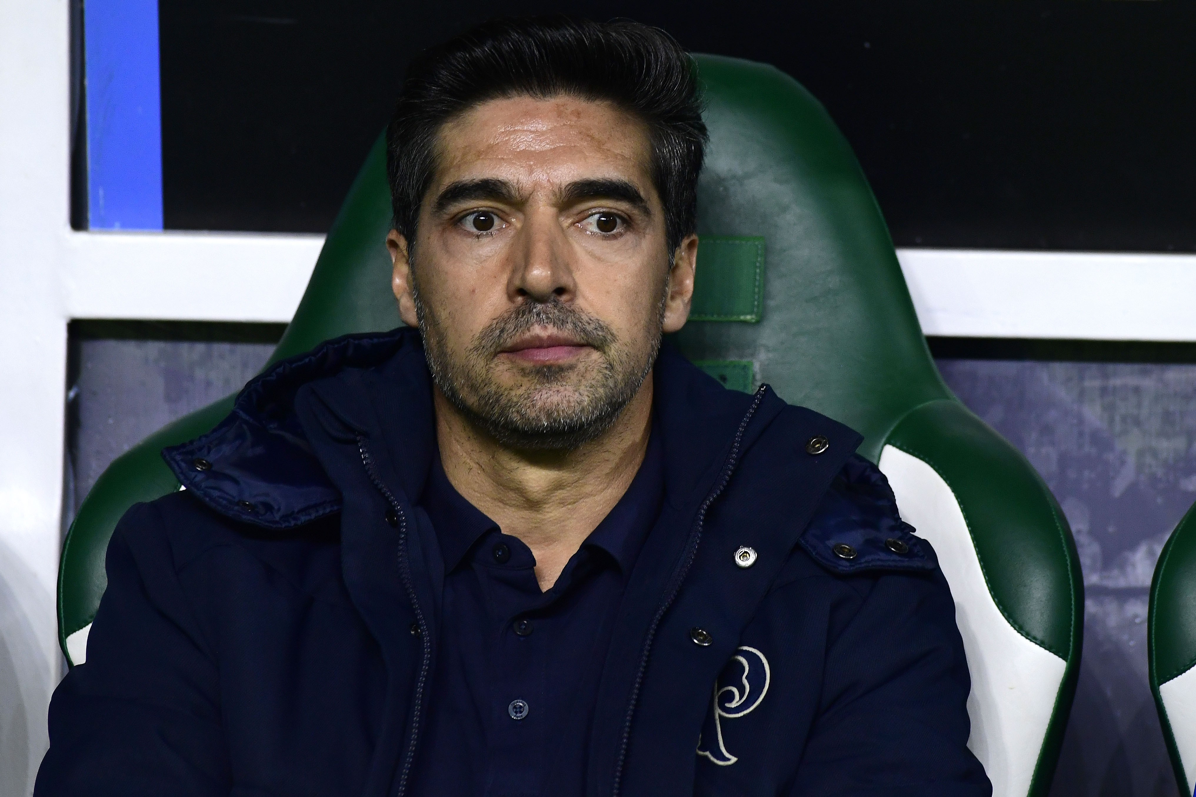Abel admite erro em entrevista e manda recado à torcida: "Ninguém é maior que o Palmeiras"