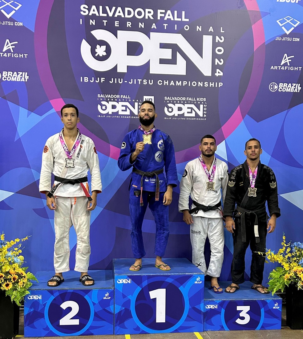 Sávio Gomes no pódio do  Salvador Fall International Open — Foto: Arquivo pessoal/Sávio Gomes