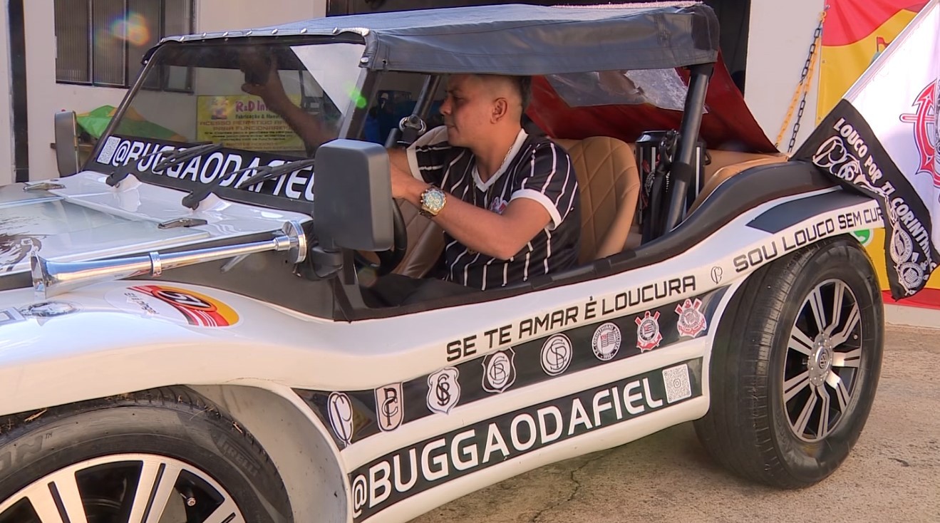 Torcedor do Corinthians percorre 2 mil km em buggy para jogo da Sul-Americana.