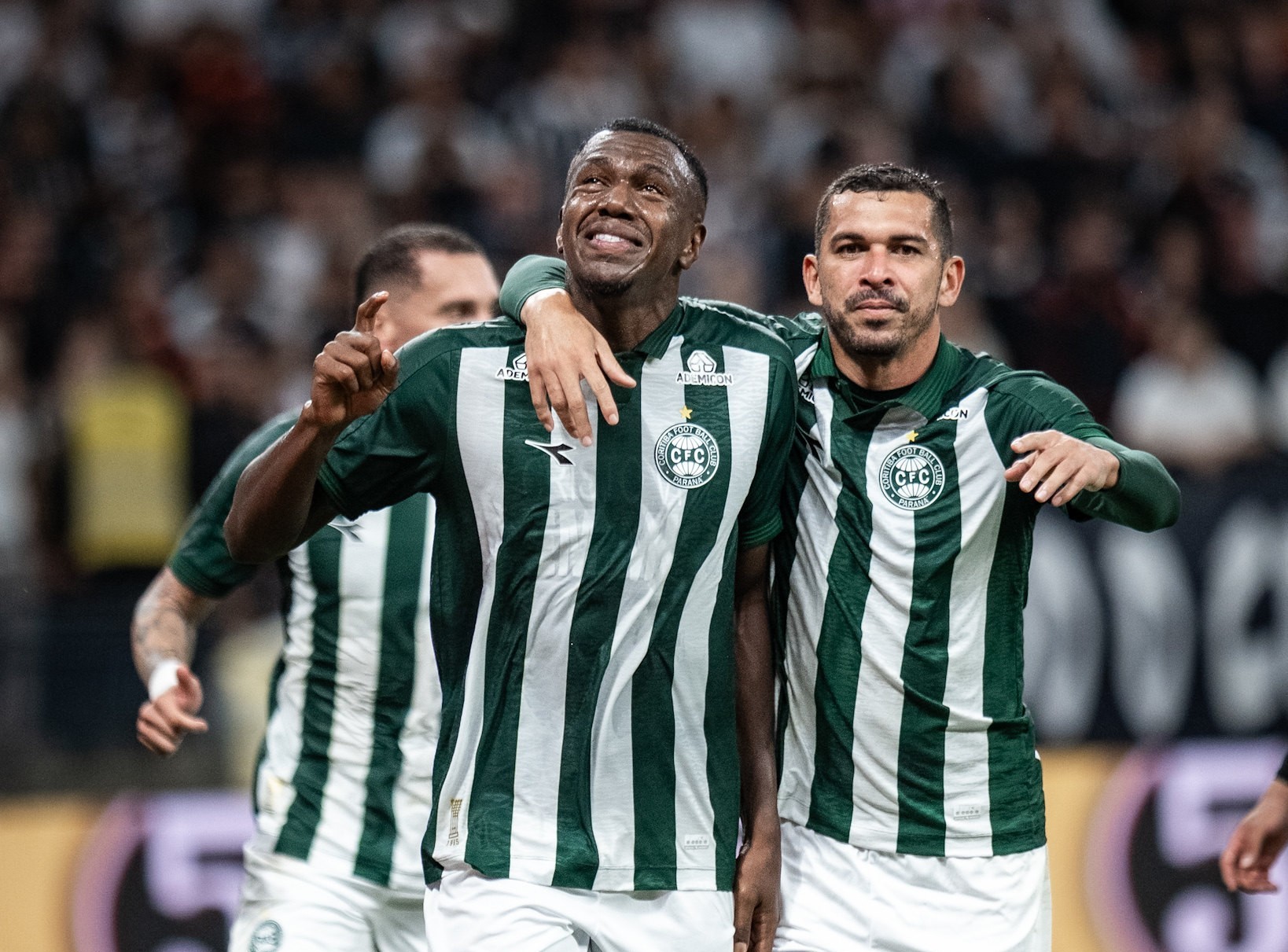 STJD define punição para dupla do Coritiba por expulsões contra o Grêmio; veja
