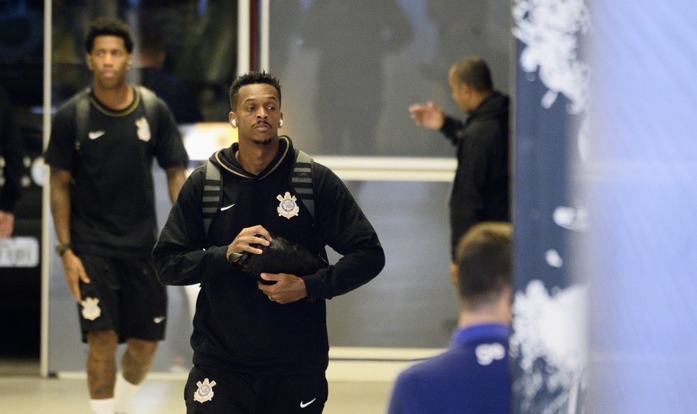 Jô antes de Corinthians x São Paulo — Foto: Marcos Ribolli