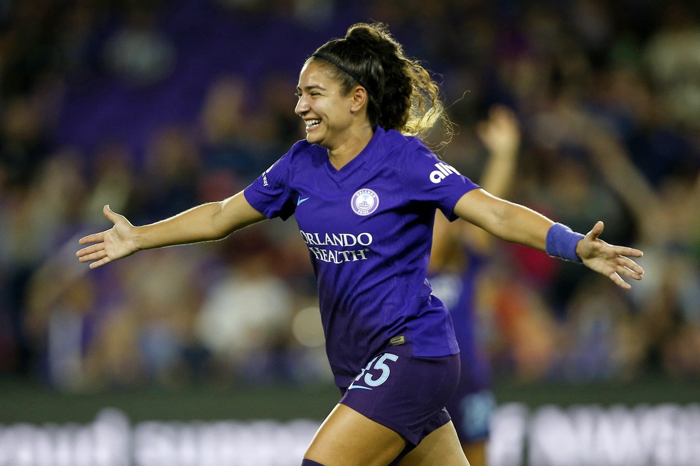 Angelina celebra boa fase e vê Orlando Pride pronto para os playoffs nos EUA: "Pés no chão"