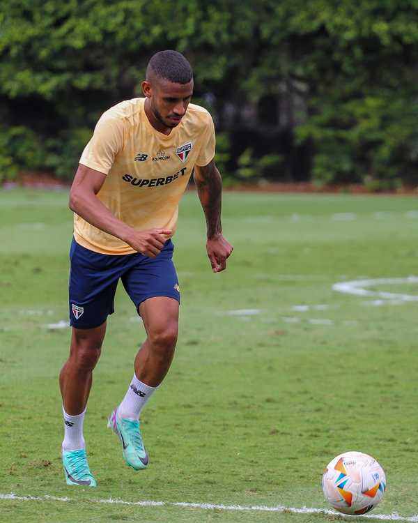 André Silva amplia papel no São Paulo de Luis Zubeldía como novo ponta