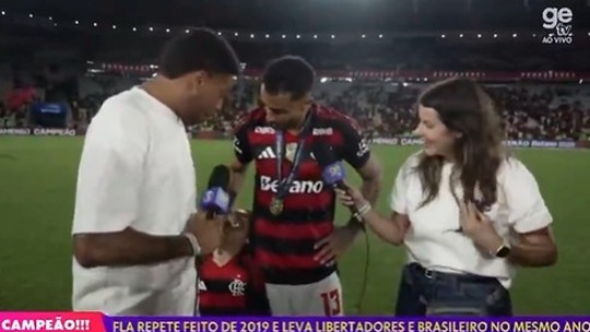 Filho de Danilo, do Flamengo, diz que é Fluminense durante entrevista; zagueiro brinca: "Corta, corta"