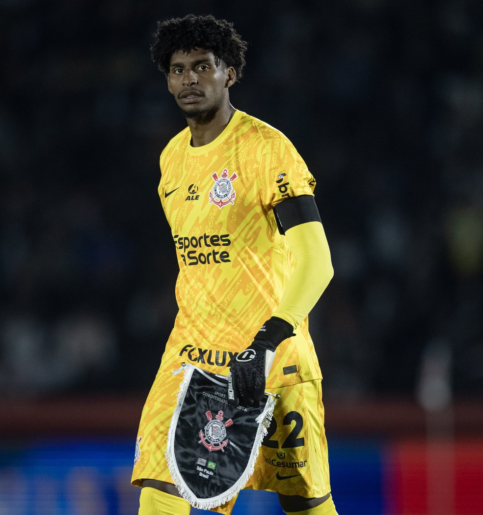 Goleiro Hugo Souza foi o capitão do Corinthians contra o Bragantino — Foto: Rodrigo Coca / Ag.Corinthians