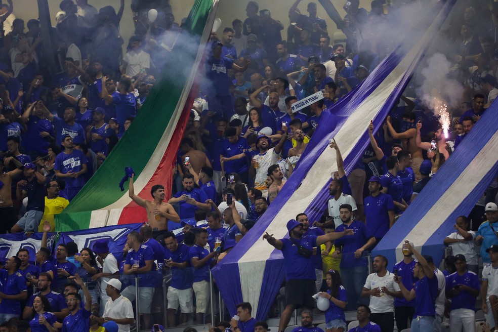 Torcida do Cruzeiro no Mineirão — Foto: Gilson Lobo/AGIF