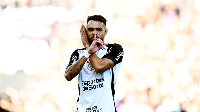 Raniele comemora gol do Corinthians contra o Botafogo