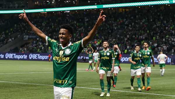 Estêvão, do Palmeiras, relata ansiedade antes da convocação para seleção.