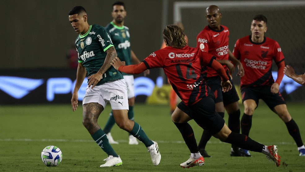 Naves fez uma partida em Palmeiras x Athletico — Foto: Cesar Greco/Palmeiras