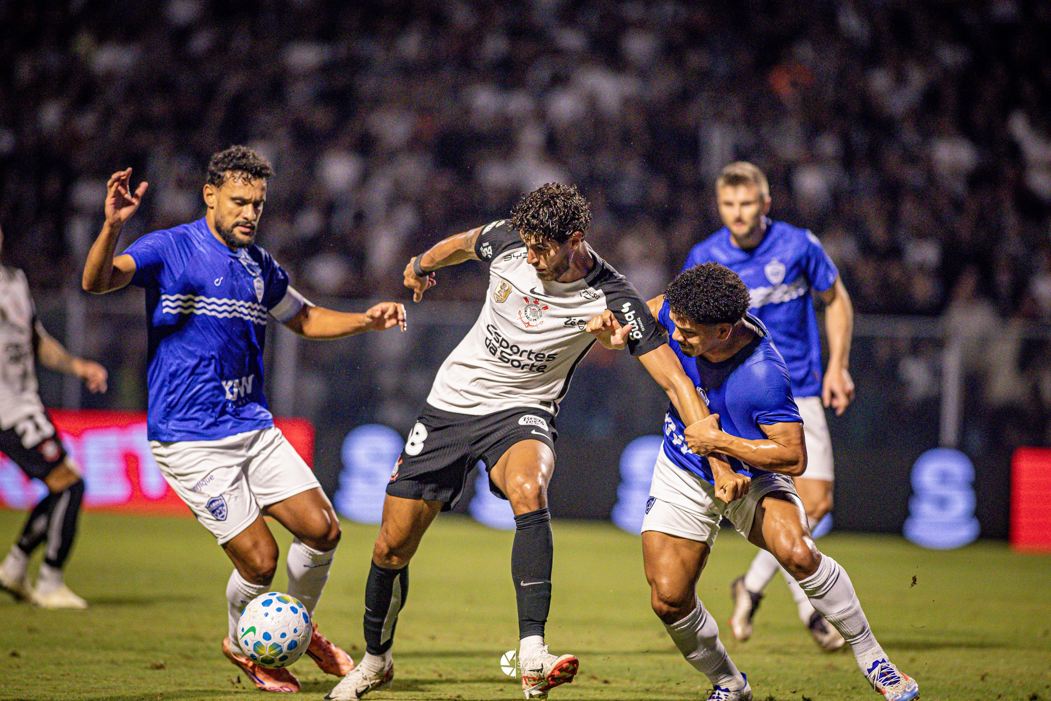 Bernardo Franco fala em "ambiente hostil" contra o Corinthians na Neo Química Arena