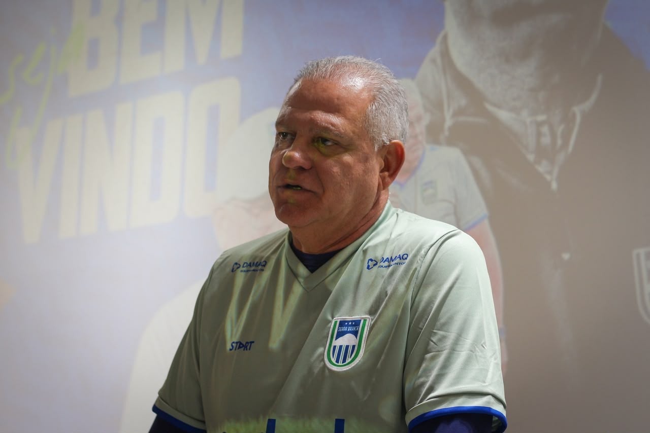 Waguinho Dias se apresenta no Serra Branca e tem 1º contato com o elenco para a Copa Paraíba 2026
