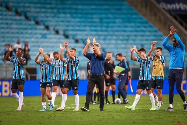 Mudanças Estratégicas Impulsionam Vitória do Grêmio e Apontam Rumos futuros