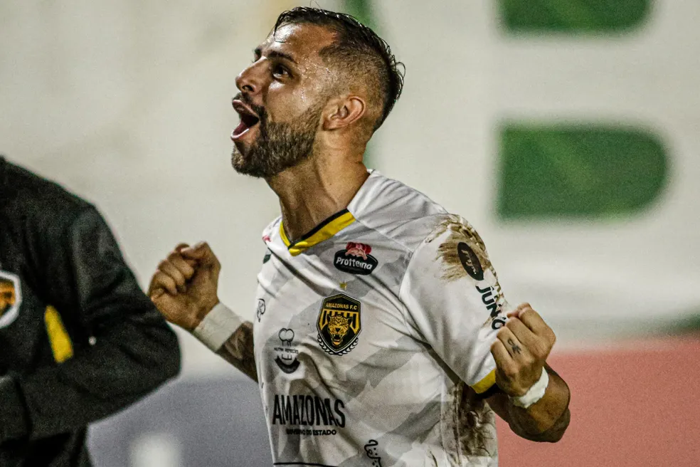 Jiménez, volante do Amazonas — Foto: João Normando