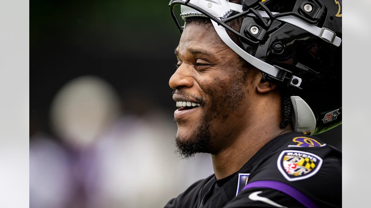 Astro dos Ravens diz estar animado com jogo da NFL no Rio e se declara: "Amo o Brasil"