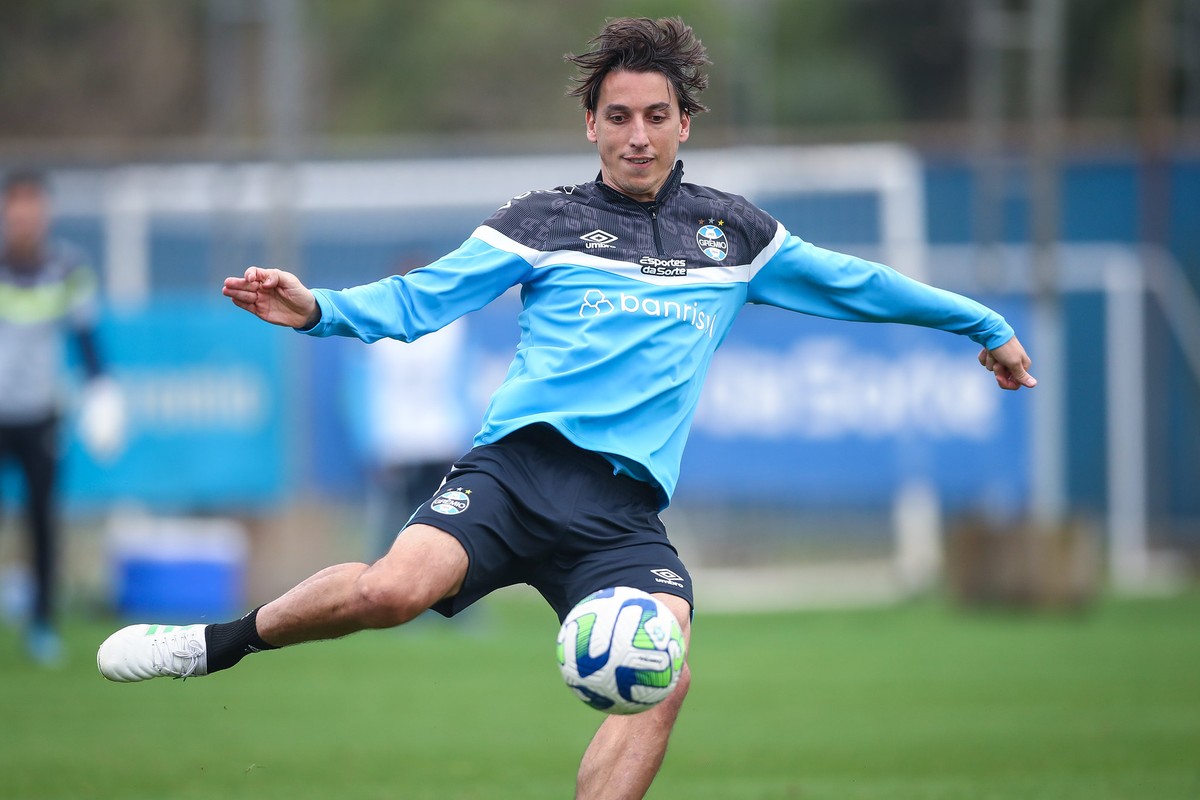 Geromel reitera vontade de ficar no Grêmio e aceita reduzir salário: Dinheiro não é problema