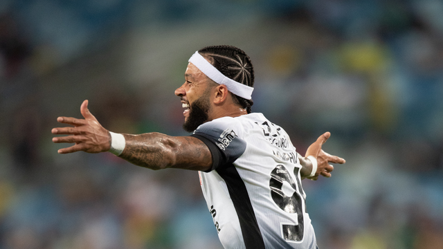 Cuiabá x Corinthians Memphis Depay comemora