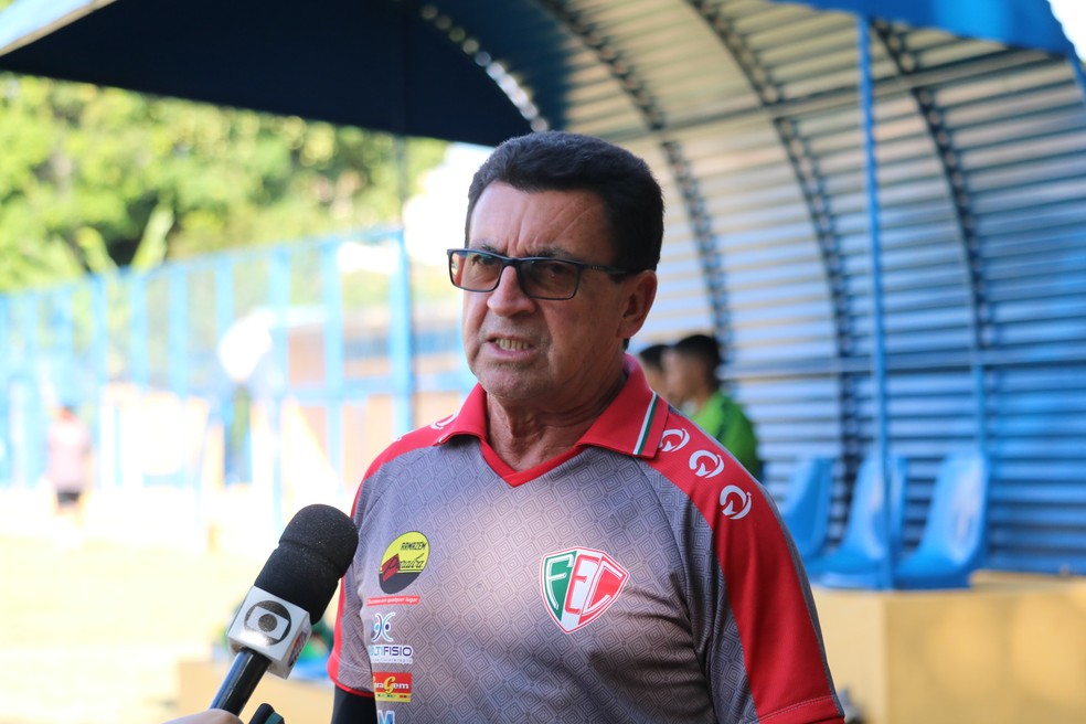 Totonho em atividade com o sub-20 do Fluminense-PI