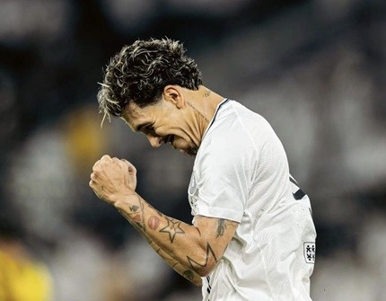 Firmino brilha com gol e assistência em goleada do Al-Sadd